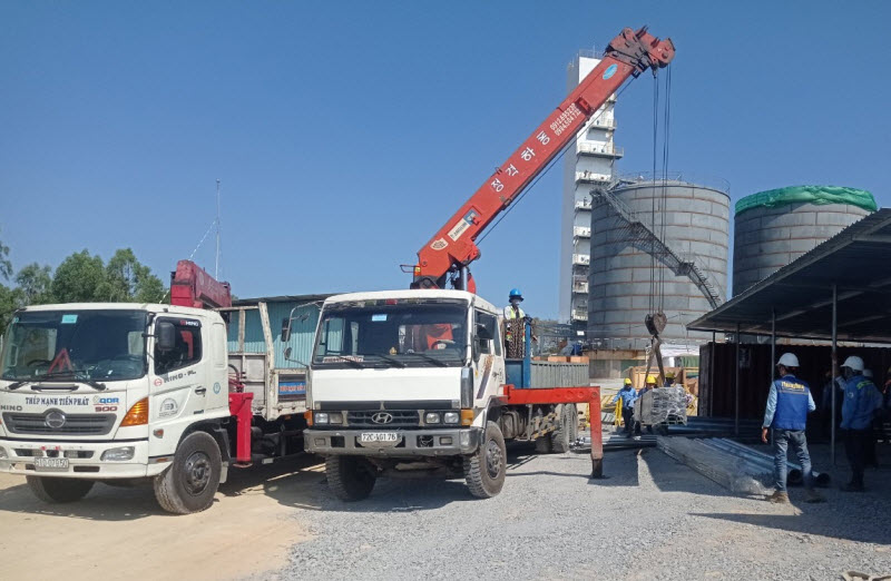 Có nhiều hình thức thuê xe cẩu 2 tấn tại Mạnh Tiến Phát nhằm đáp ứng nhu cầu khách hàng