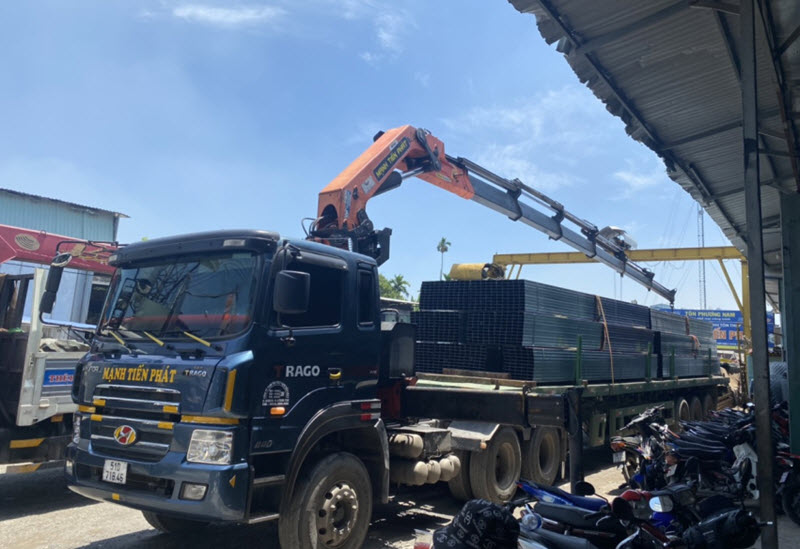 Vận tải Mạnh Tiến Phát cho thuê xe cẩu 12 tấn giá rẻ hơn đến 20%, liên hệ ngay để nhận ưu đãi