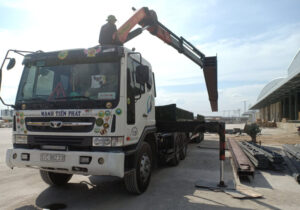 Cho thuê xe cẩu 8 tấn giá rẻ, nhanh chóng, an toàn tại vận tải Mạnh Tiến Phát