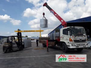 Thuê xe cẩu 5 tấn nhanh chóng, an toàn, rẻ nhất khu vực tphcm và các tỉnh Miền Nam