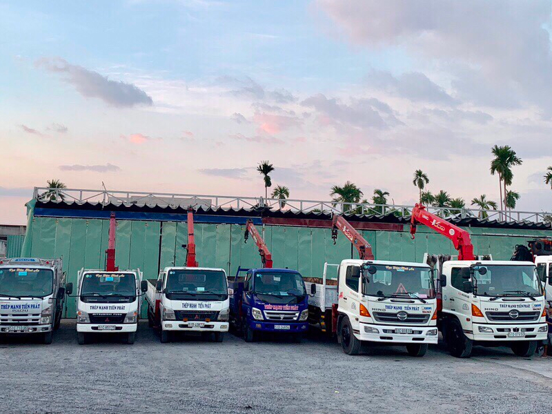 Thuê xe cẩu tút hàng container uy tín, dịch vụ chuyên nghiệp tại vận tải MTP