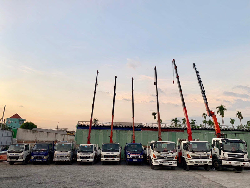 Vận Tải MTP cung cấp xe cẩu tải đa dạng chiều cao 5m, 10m, 20m, vận chuyển kính tận nơi