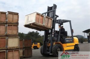 Dịch vụ cho thuê xe nâng hạ hàng hoá