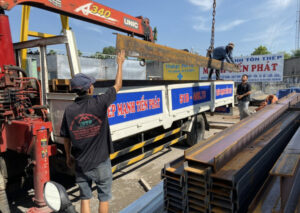 Dịch vụ xe cẩu bốc dỡ hàng hóa