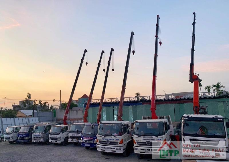 Các loại phương tiện xe cẩu tải chuyên vận chuyển máy móc thiết bị