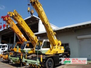Cho thuê xe cẩu Kato 13 tấn giá tốt, xe mới, dịch vụ chuyên nghiệp tại Vận Tải MTP