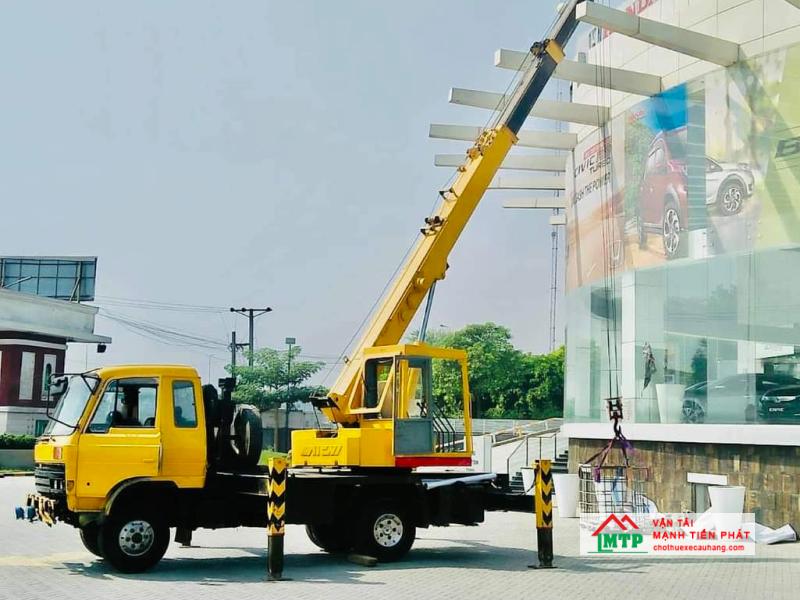 Chọn thuê xe cẩu Kato tại Ninh Thuận của Vận Tải MTP sẽ có nhân viên hỗ trợ tận tình, tiết kiệm chi phí
