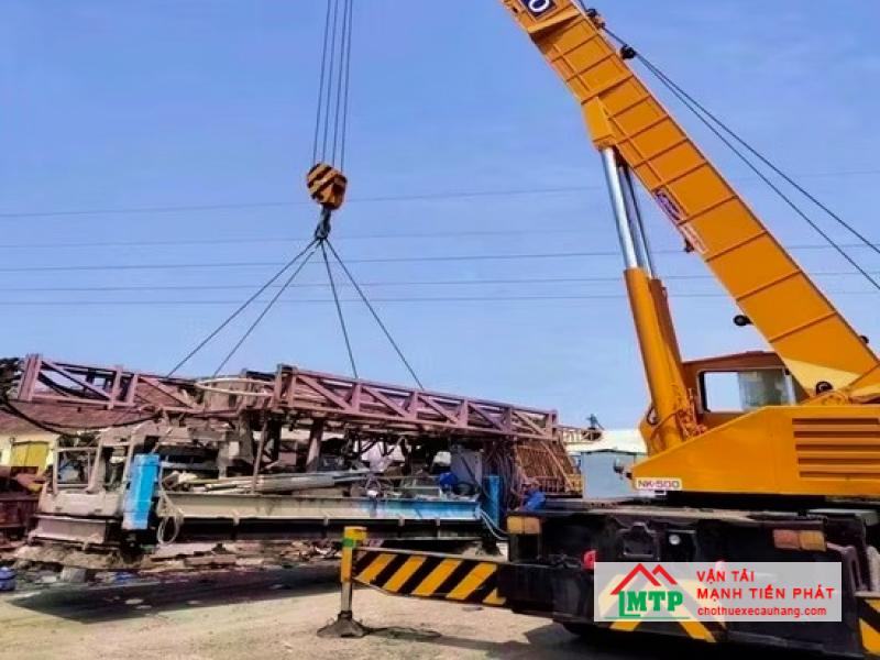 Dịch vụ cho thuê xe cẩu Kato 13 tấn cẩu hàng theo yêu cầu tại Vận Tải MTP