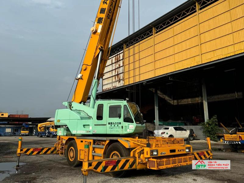 Xe cẩu Kato cho thuê tại Tây Ninh ở Vận Tải MTP có tải trọng từ 10 - 120 tấn, cần xoay linh hoạt 360 độ