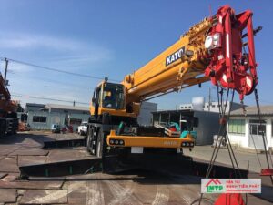 Vận Tải MTP là đơn vị cho thuê xe cẩu Kato 80 tấn uy tín, ưu đãi đến 20% khi thuê dài hạn