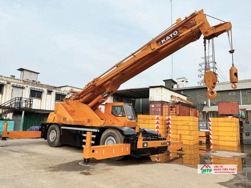 Thuê xe cẩu Kato tại Hậu Giang đa dạng hình thức tại Vận Tải MTP
