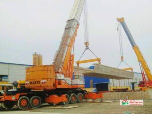 Với các yêu cầu nâng hạ tải trọng lớn, điều kiện làm việc hạn chế, nên chọn thuê xe cẩu Kato