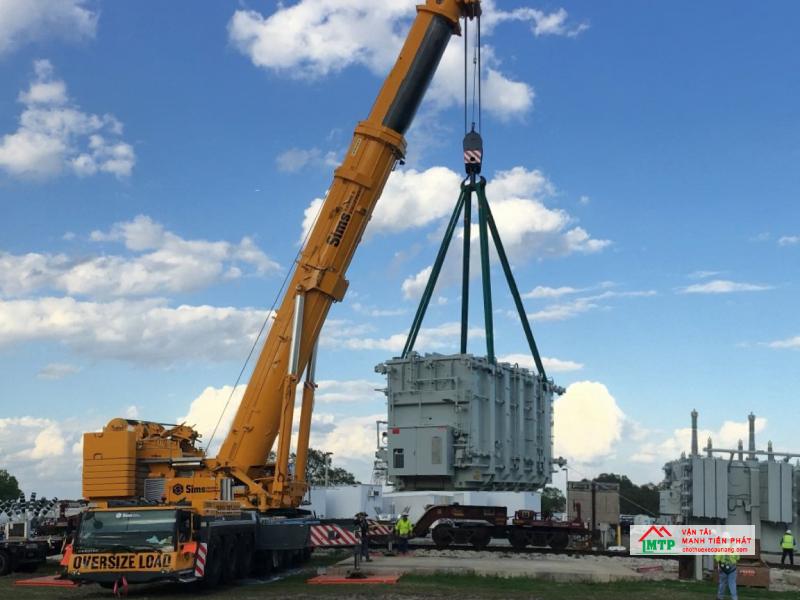 Cẩu tụ điện công nghiêp thì cần thuê xe cẩu Kato 30 - 50 tấn là phù hợp