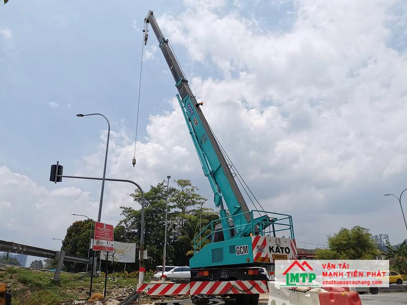 Xe cẩu Kato 20 tấn sử dụng phù hợp với khu vực đô thị