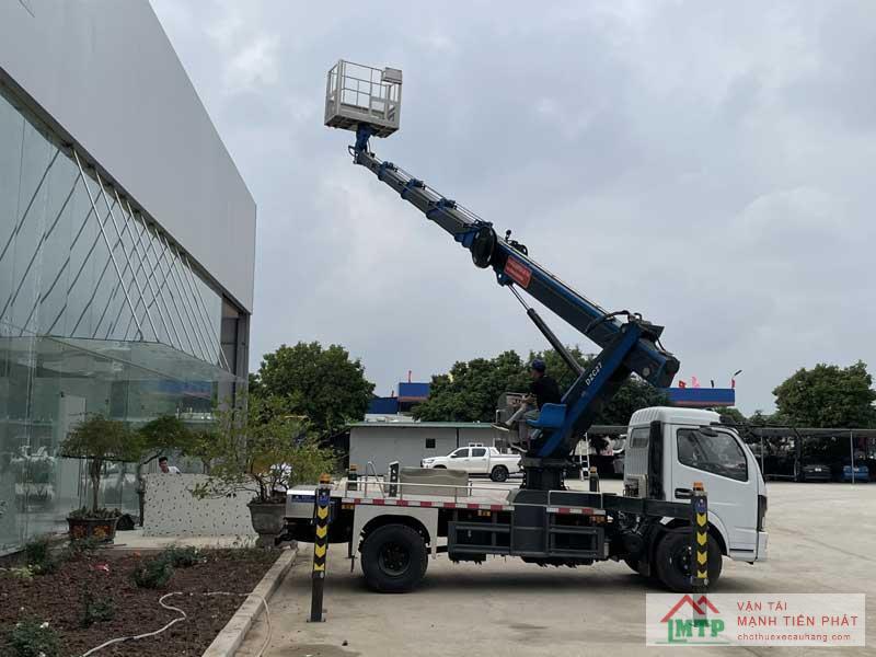 Các ứng dụng đa dạng của xe nâng người tại Trà Vinh