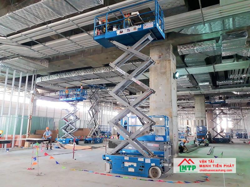Xe nâng người cắt kéo cho thuê tại Bình Dương của Vận Tải MTP