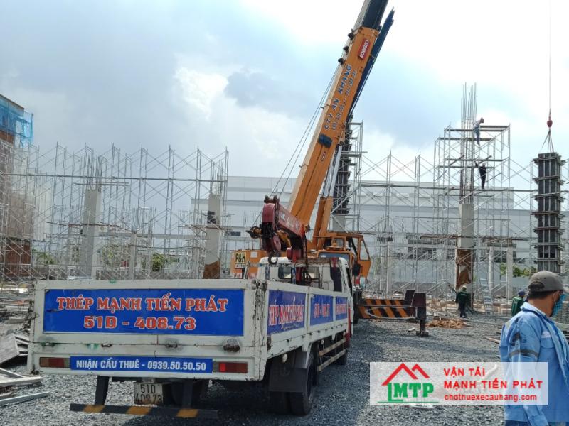 Vận Tải MTP cho thuê xe cẩu trong xây dựng nhà thép tiền chế giá tốt, đa dạng loại xe, quy trình rõ ràng