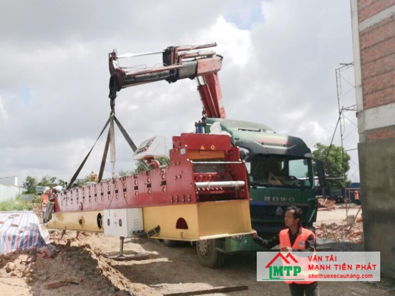 Với các loại máy nặng như máy công nghiệp thì giá thuê thường sẽ cao hơn hàng hóa thông thường