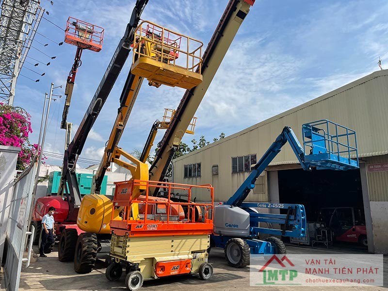 Vận tải MTP cho thuê xe cẩu nân người tại Bến Tre