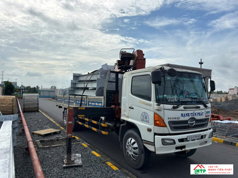 Vận Tải MTP là đơn vị cho thuê xe cẩu tại TPHCM giá tốt, uy tín
