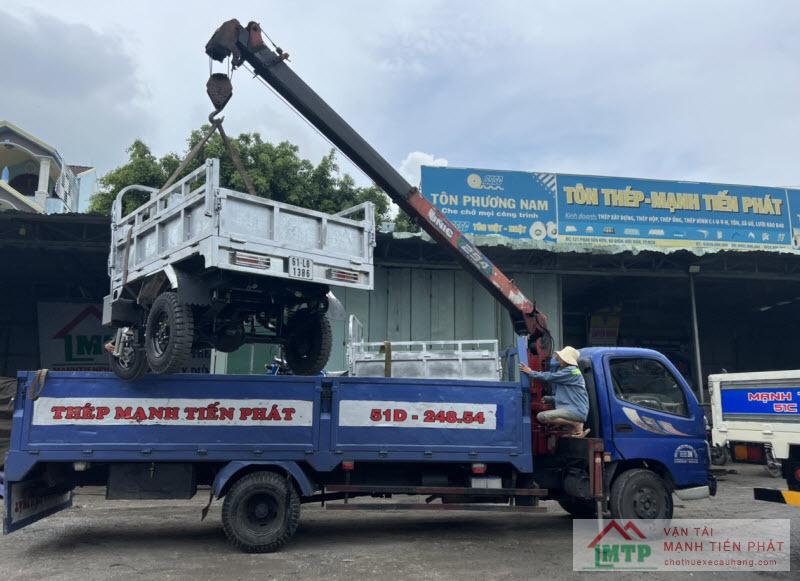 Xe cẩu tự hành (xe cẩu thùng) tại Vận Tải MTP