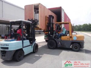 Cho Thuê Xe Nâng Đóng Rút Container Tại Huyện Củ Chi
