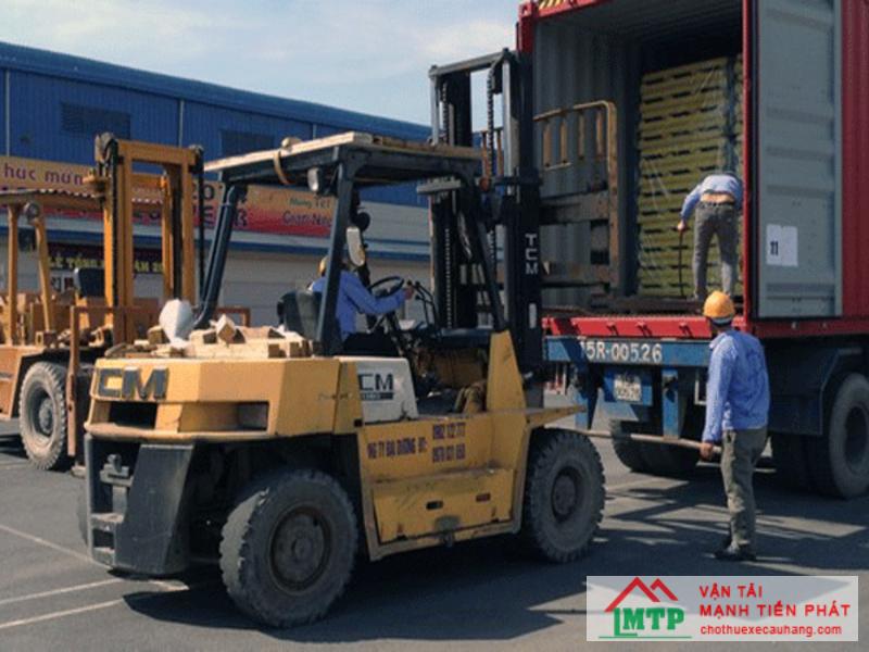Vận Tải MTP có đội ngũ giàu kinh nghiệm, cung cấp dịch vụ đóng rút container uy tín