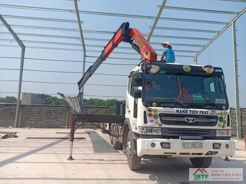 Các dịch vụ sử dụng xe cẩu thùng tại Quận 3 của Vận Tải MTP