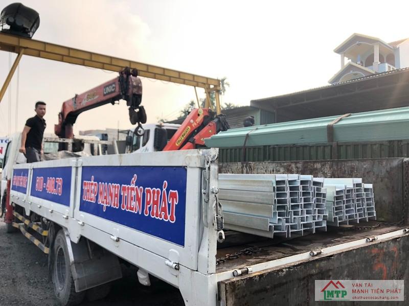 Vận tải MTP cho thuê xe cẩu thùng Quận 12 giá tốt