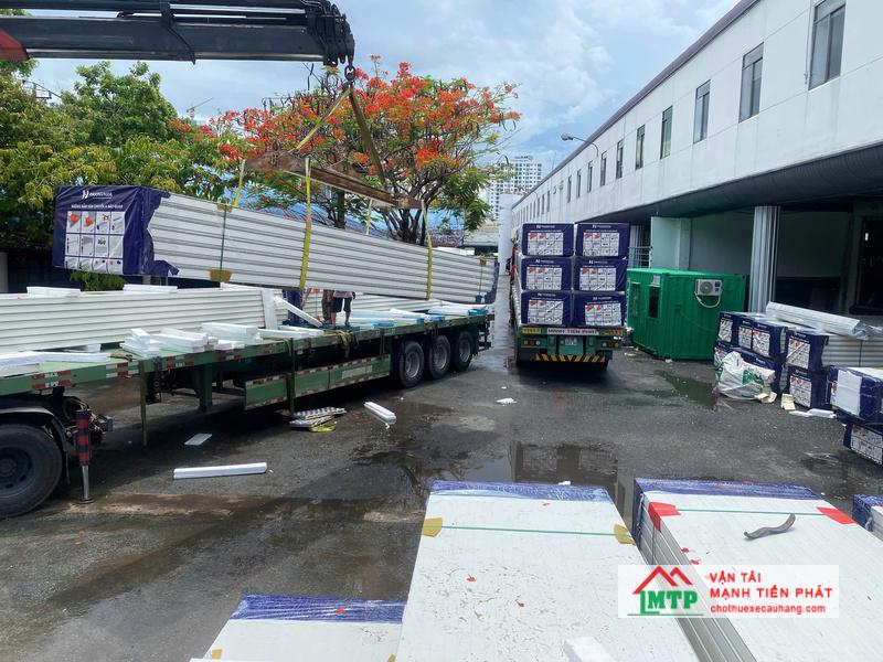 Vận Tải MTP cho thuê xe cẩu tại Đông Hòa đa dạng dịch vụ, cẩu và vận chuyển mọi hàng hóa