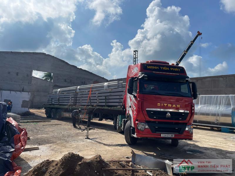 Xe cẩu MTP lắp dựng nhà thép tiền chế tại Tân An, Buôn Ma Thuột