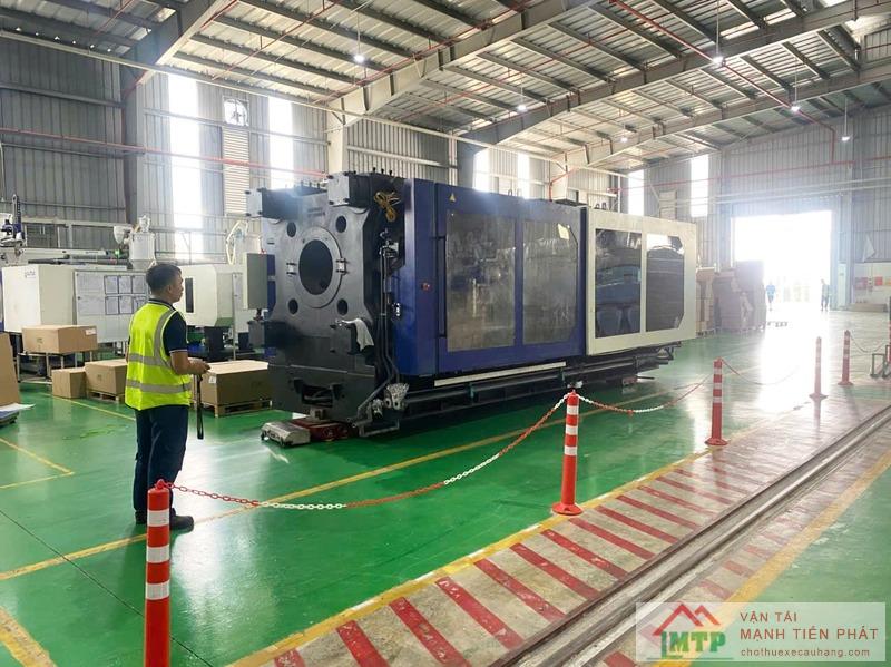 Nguyên nhân nên thuê xe cẩu chuyên dụng để nâng hạ, lắp đặt máy móc công nghiệp
