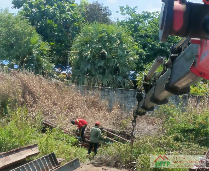 Dịch vụ cho thuê xe cẩu thi công trong khu vực Ninh Hòa