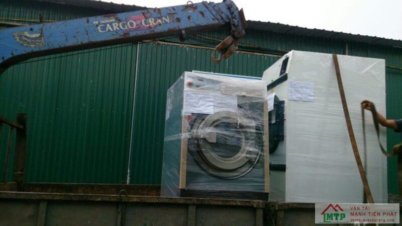 Vận Tải MTP cho thuê xe cẩu nâng hạ, di dời máy móc ngành thực phẩm, kho lạnh uy tín