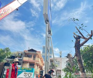 Cho Thuê Xe Cẩu Lắp Dựng Billboard, Bảng Hiệu, Kết Cấu Quảng Cáo