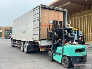 Dịch vụ cho thuê xe cẩu pallet hóa chất tại Vận Tải MTP