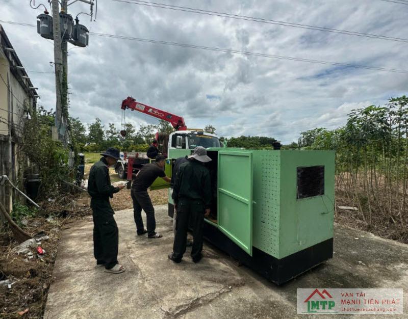 Các nhóm hàng dễ vỡ, thiết bị chính xác thường thuê xe cẩu hàng của MTP