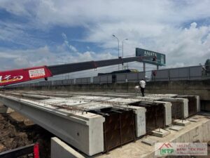 Dịch vụ cho thuê xe cẩu hàng siêu dài, siêu cồng kềnh