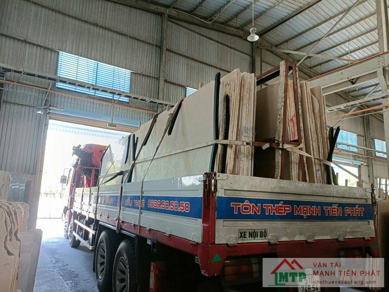 Quy trình cẩu lắp đặt nhà xưởng và di dời máy móc tại Đức Hòa, Đức Huệ của Vận Tải MTP