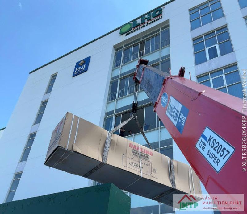 Quy trình cẩu vật tư cho chung cư, cao ốc tại Vận Tải MTP
