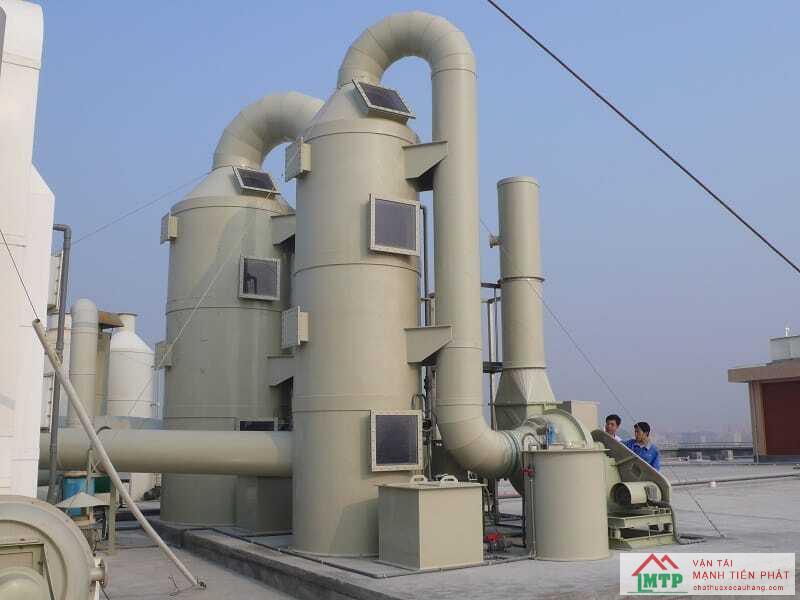 Xe cẩu tháp xử lý khí thải và thiết bị cao