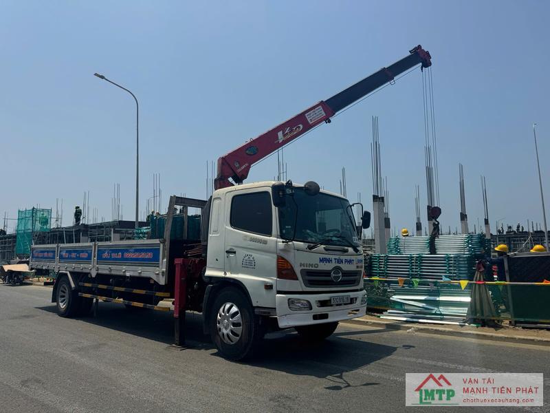 Lưu ý khi cho thuê cẩu lắp đặt, tháo dỡ thiết bị tại các KCN