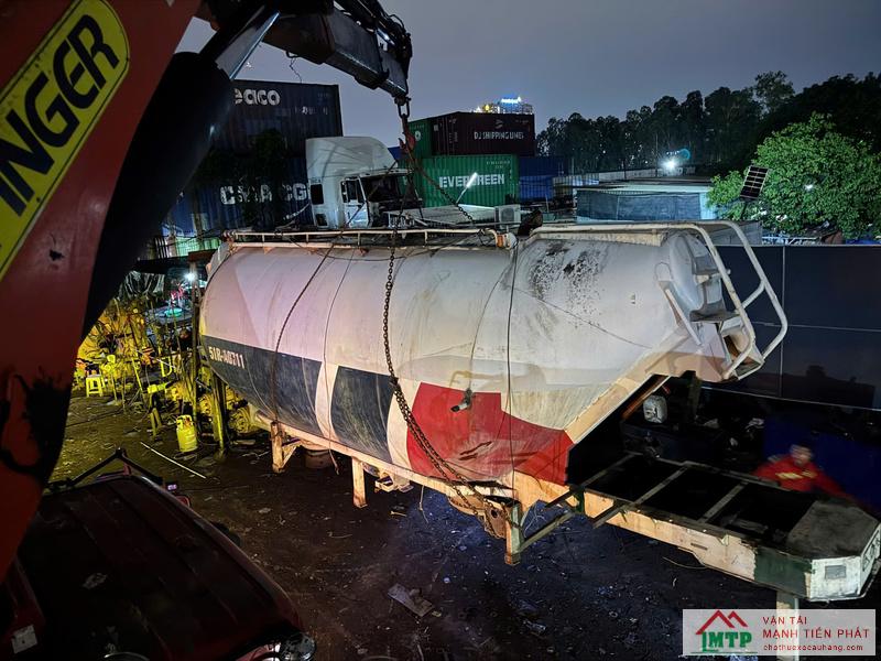 Vận Tải MTP nhận thuê xe cẩu bồn công nghiệp & silo tại TP.HCM, Bình Dương, Đồng Nai... và nhiều tỉnh thành khác