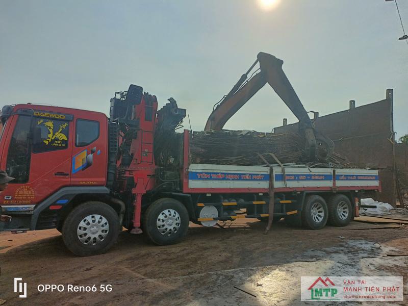 Vận Tải MTP nhận thuê xe cẩu lắp đặt & tháo dỡ thiết bị cho nhà máy, kho xưởng uy tín